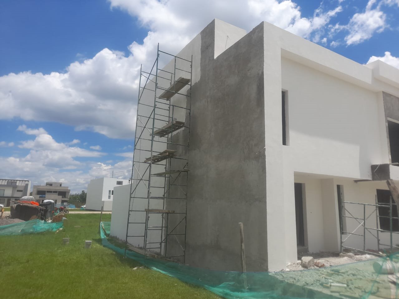 Fachada en obra gris terminada
