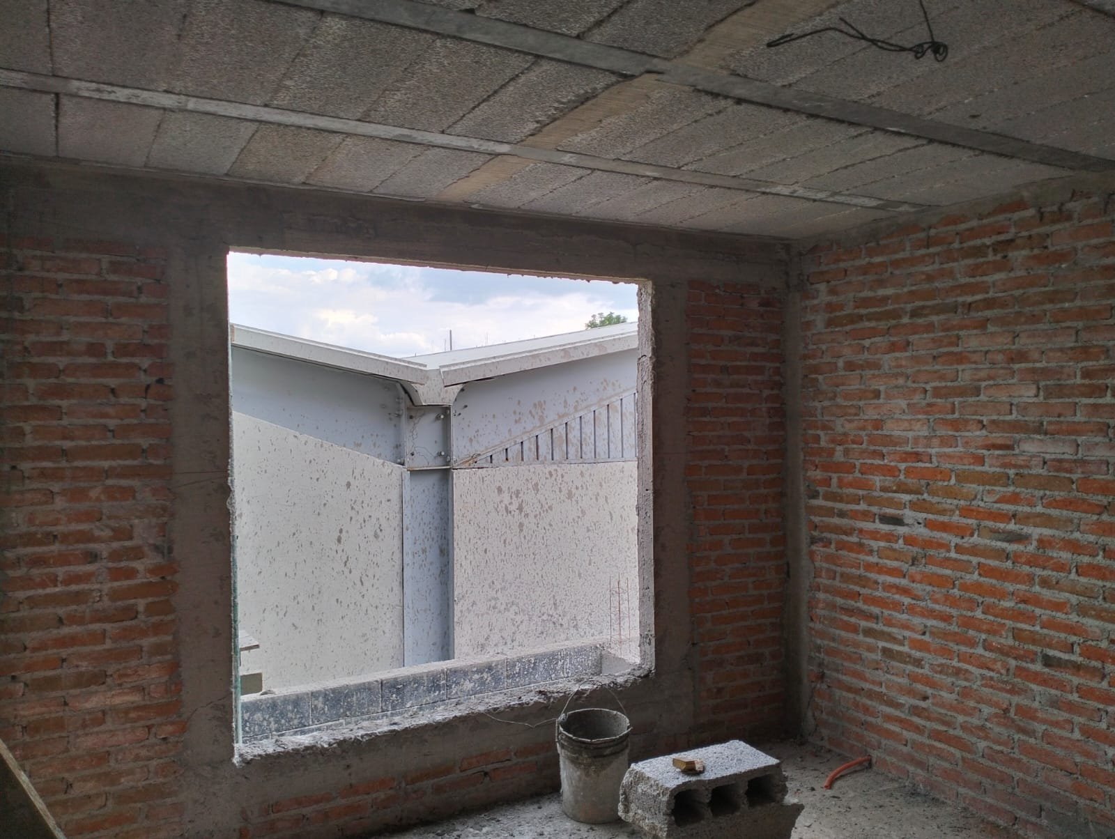 Ventana en muro de tabique