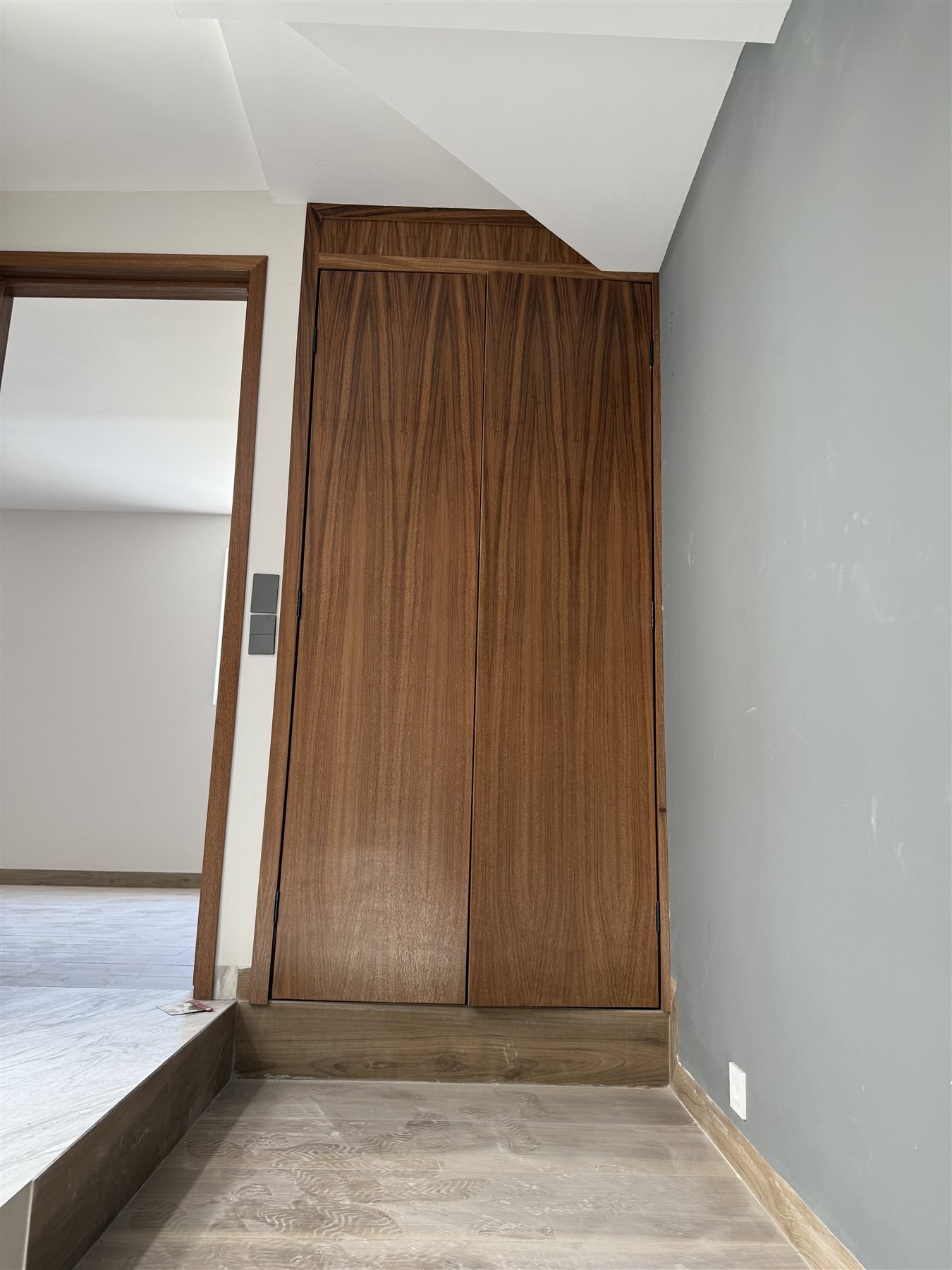 Puerta interior en madera