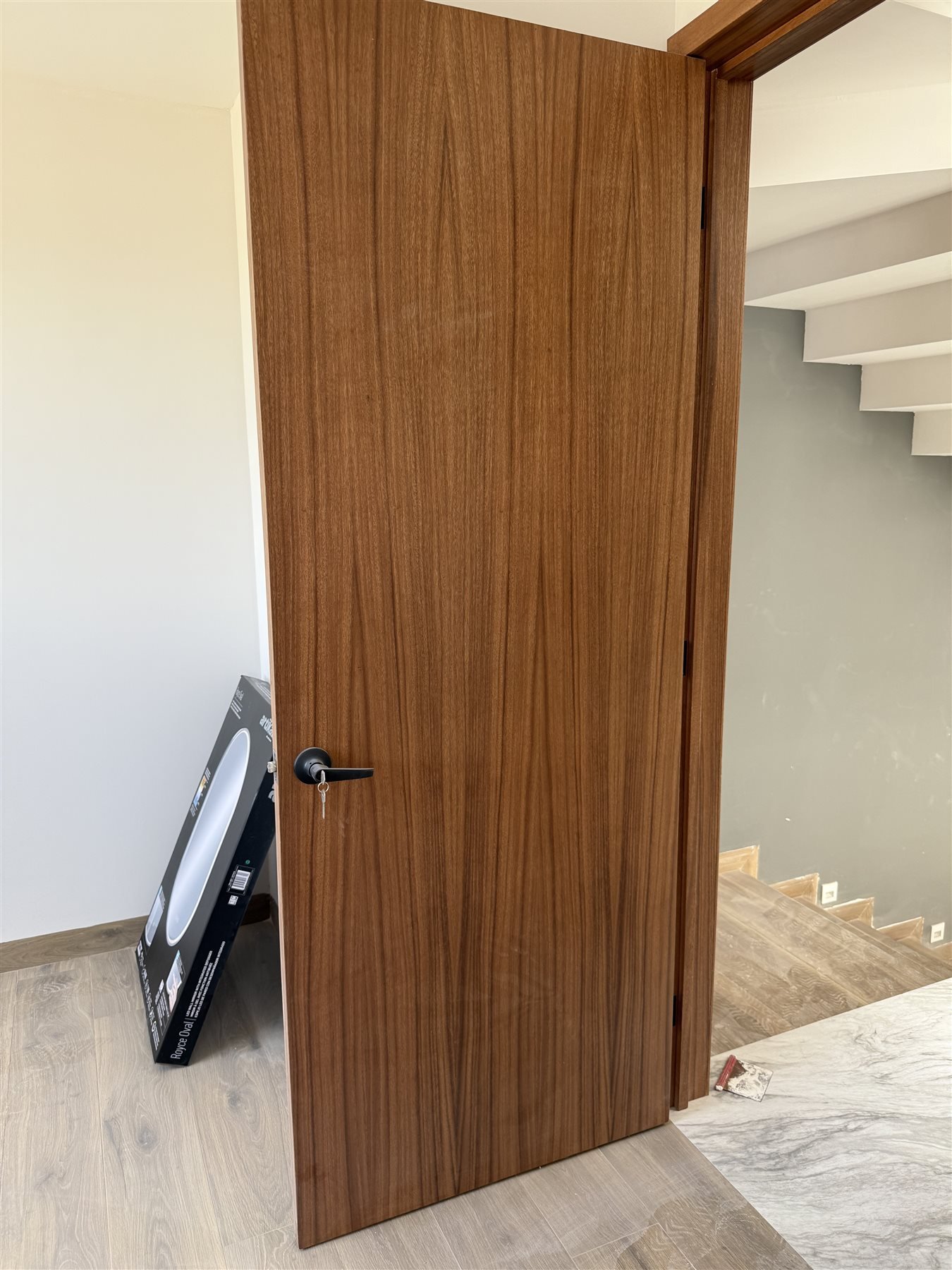 Puerta interior en madera