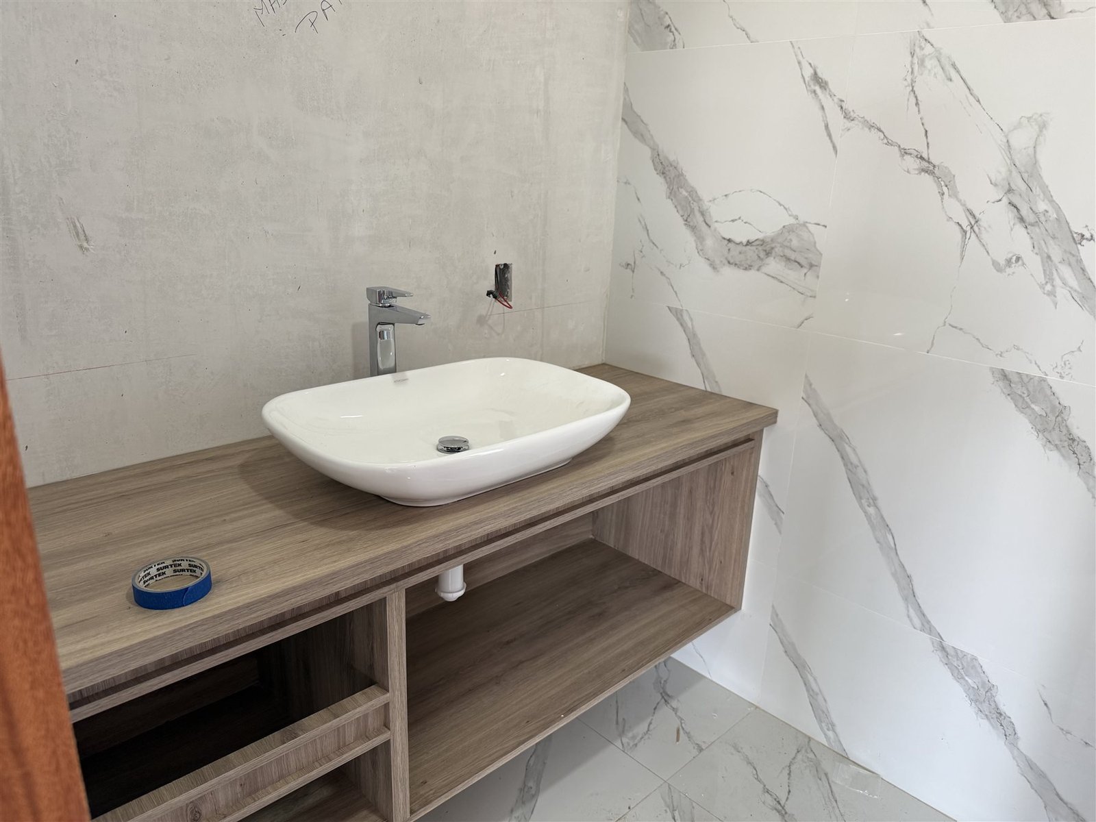Mueble de baño en madera
