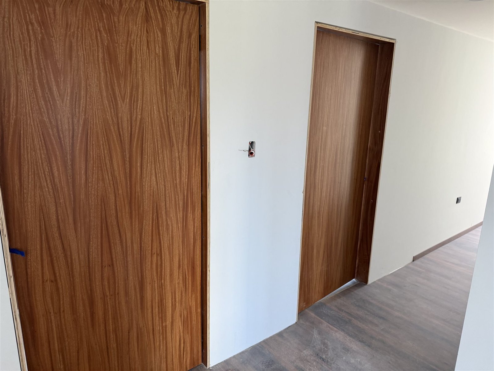 Puerta interior en madera