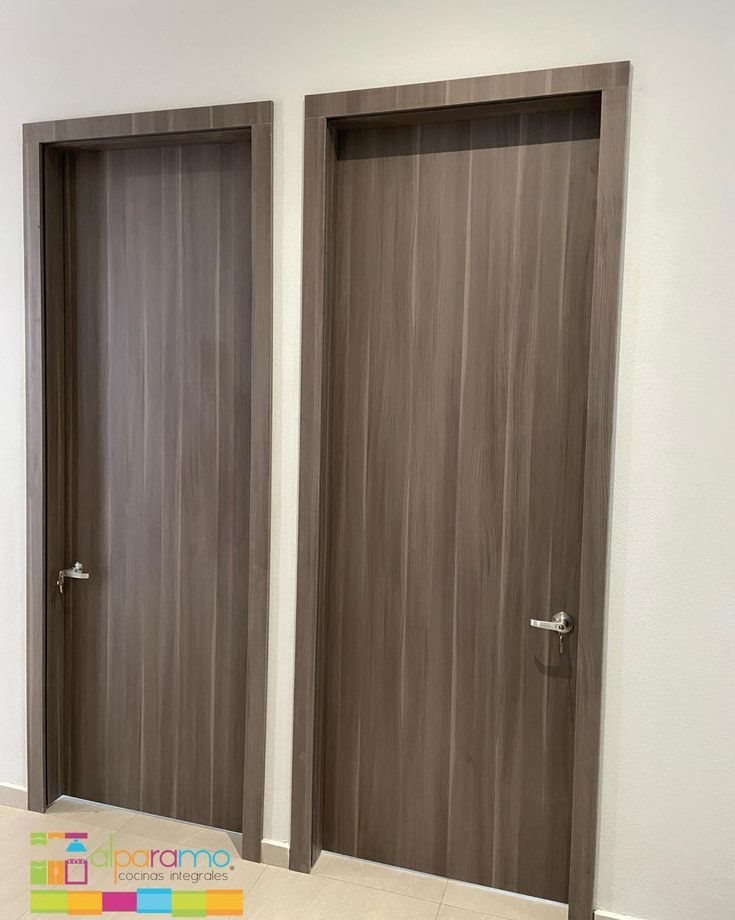 Puerta interior en madera